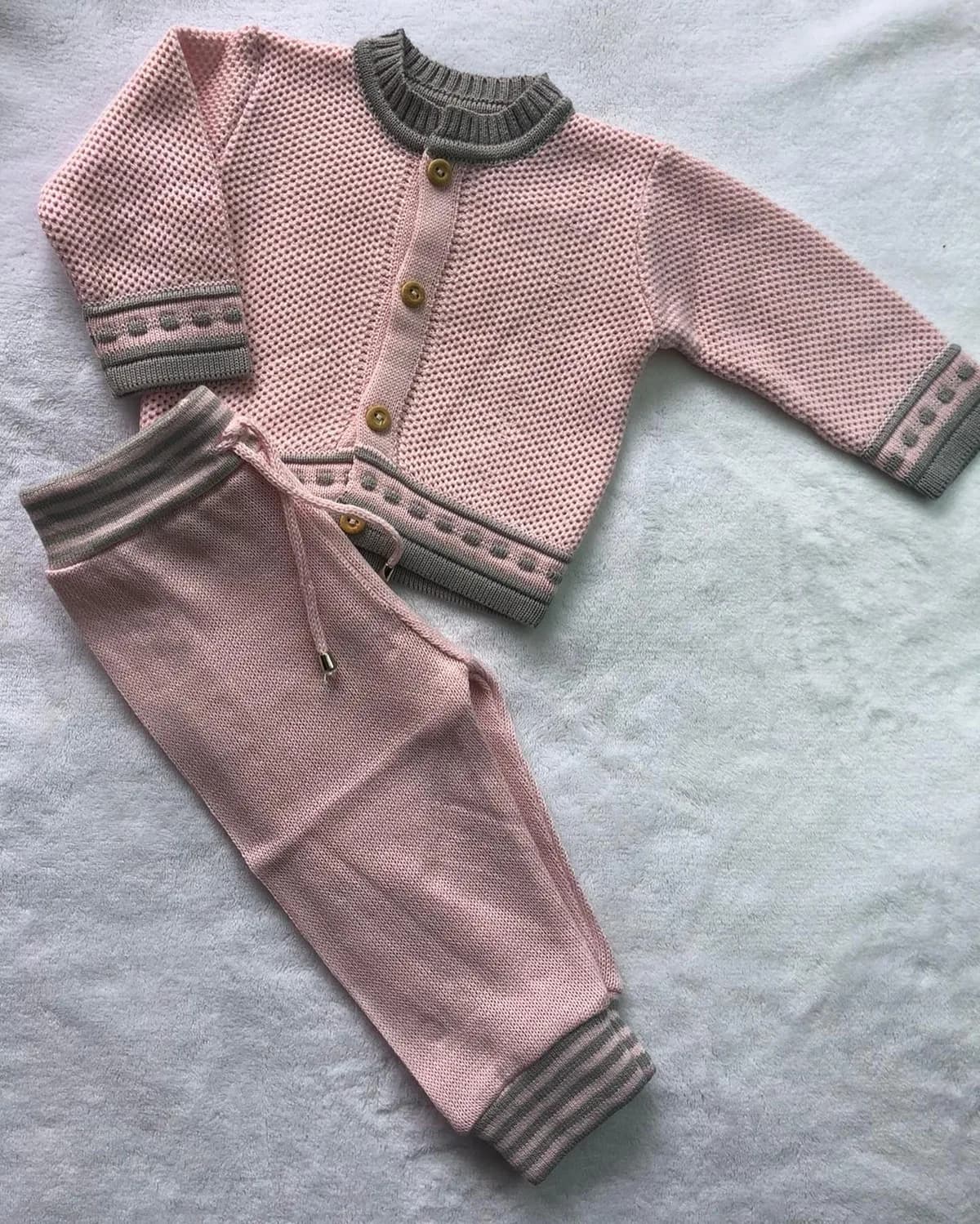 Conjunto casaquinho e calça rosa