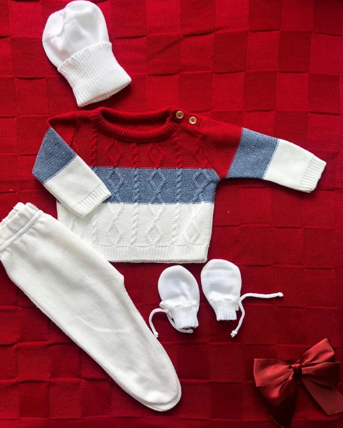 Kit casaco, calça, touca, luvinhas e manta